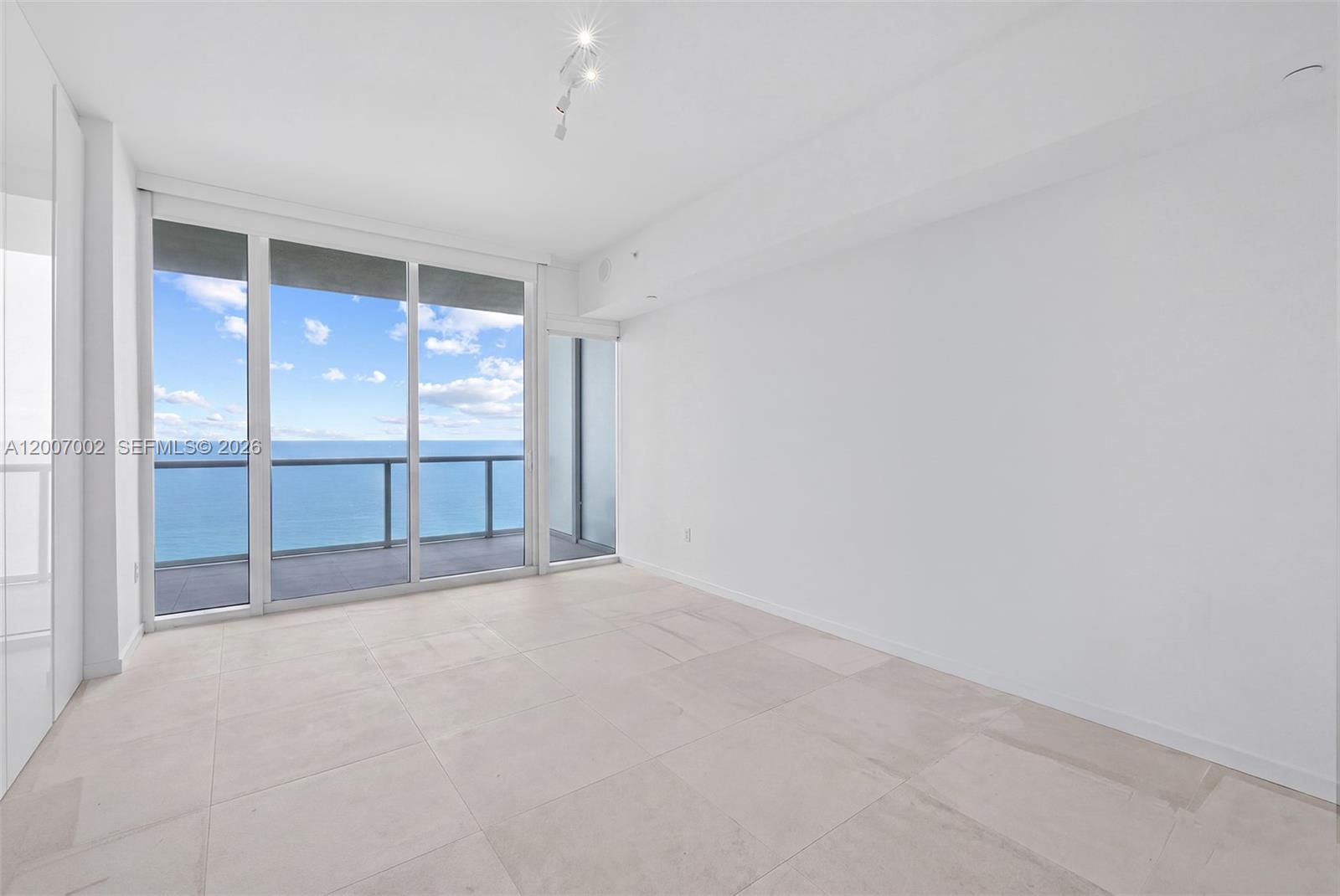 100 S Pointe Dr #2107 Miami Beach, FL 33139