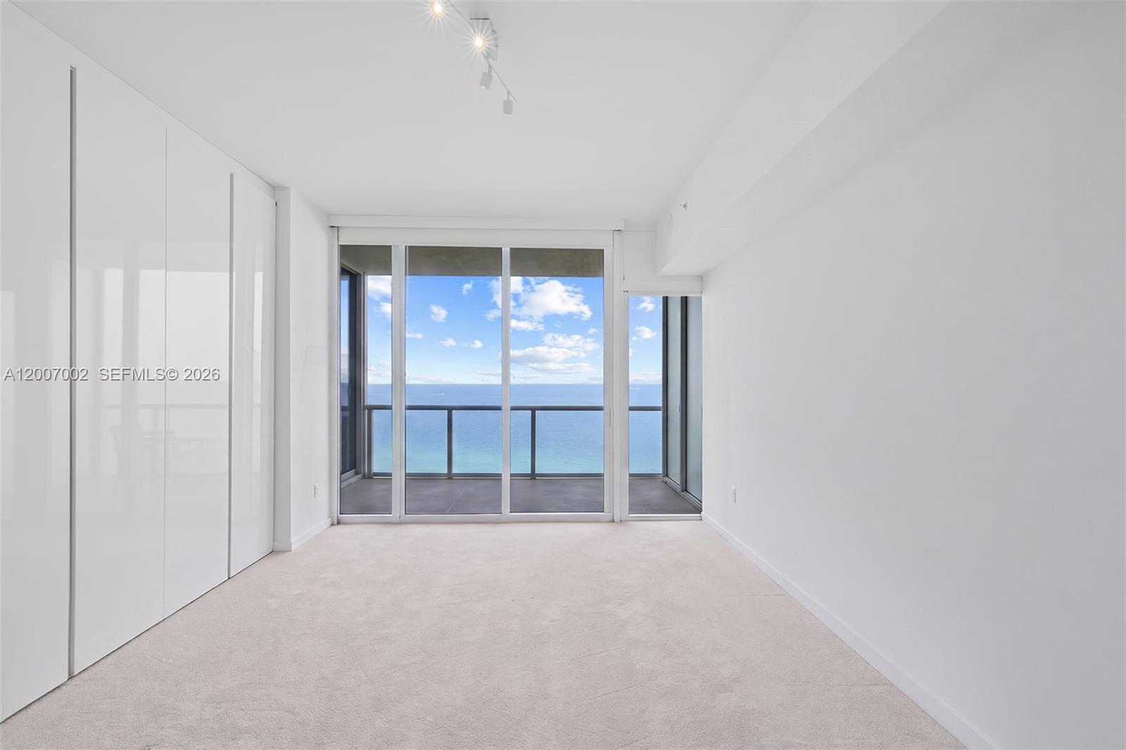 100 S Pointe Dr #2107 Miami Beach, FL 33139