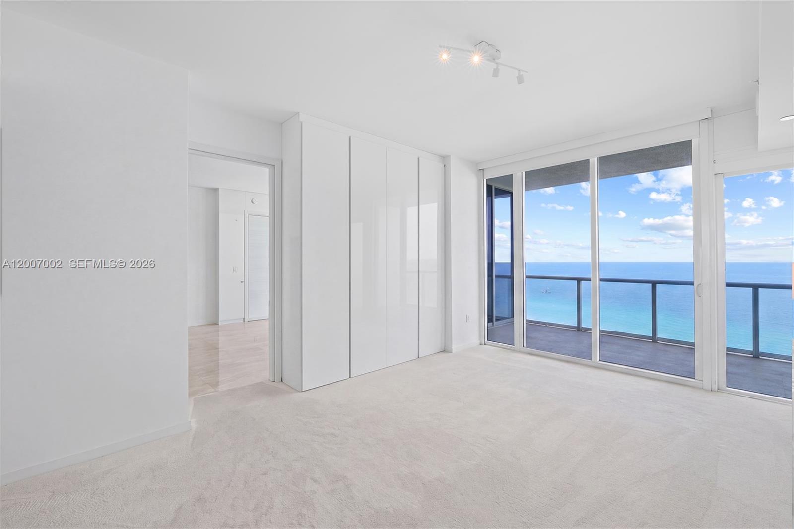 100 S Pointe Dr #2107 Miami Beach, FL 33139