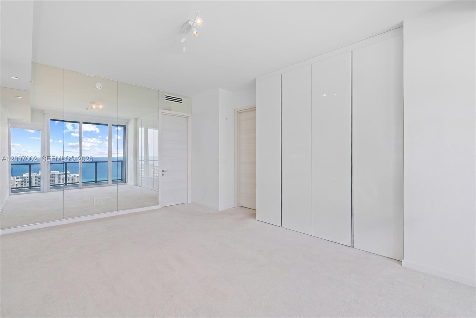 100 S Pointe Dr #2107 Miami Beach, FL 33139