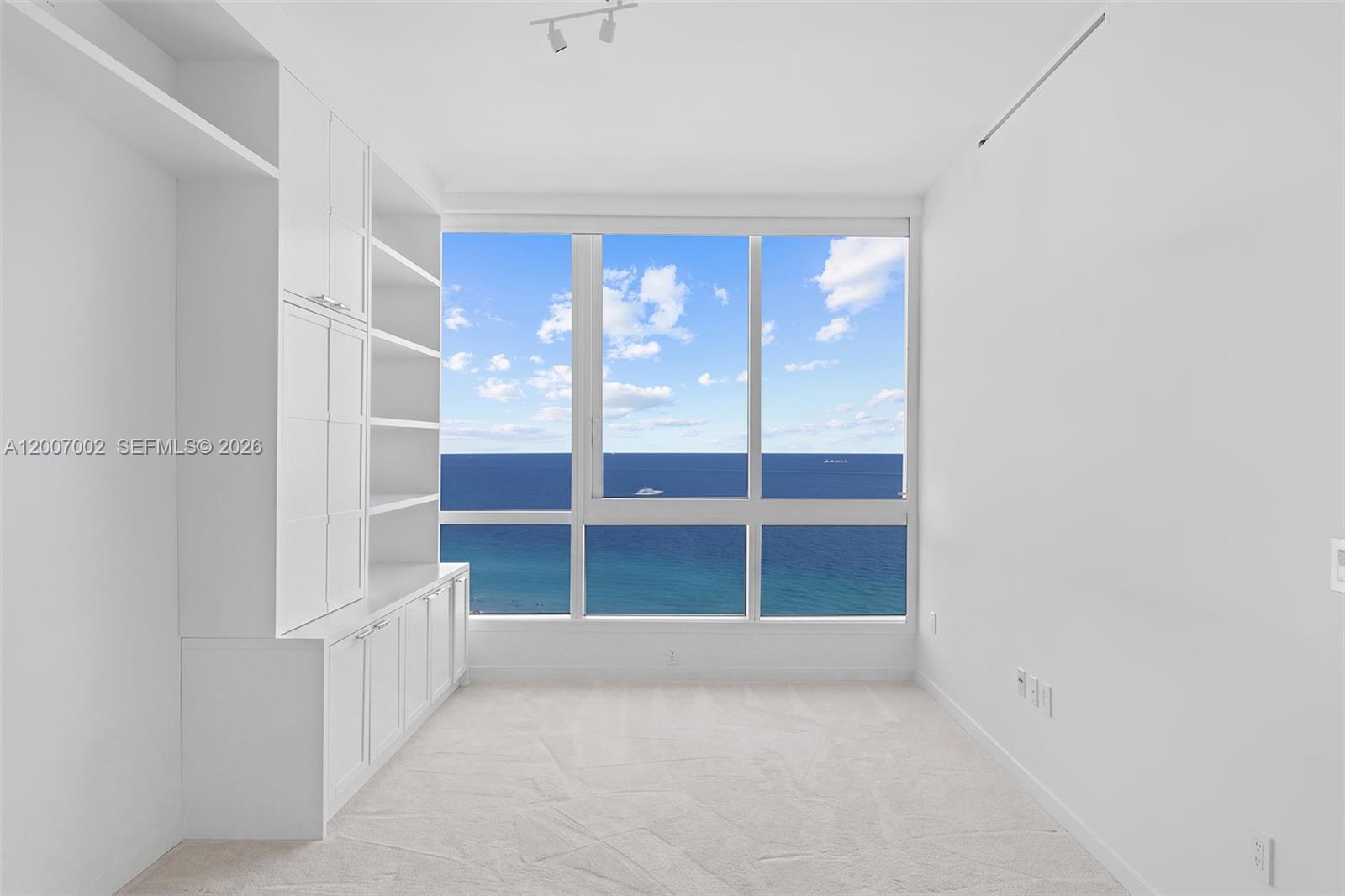 100 S Pointe Dr #2107 Miami Beach, FL 33139