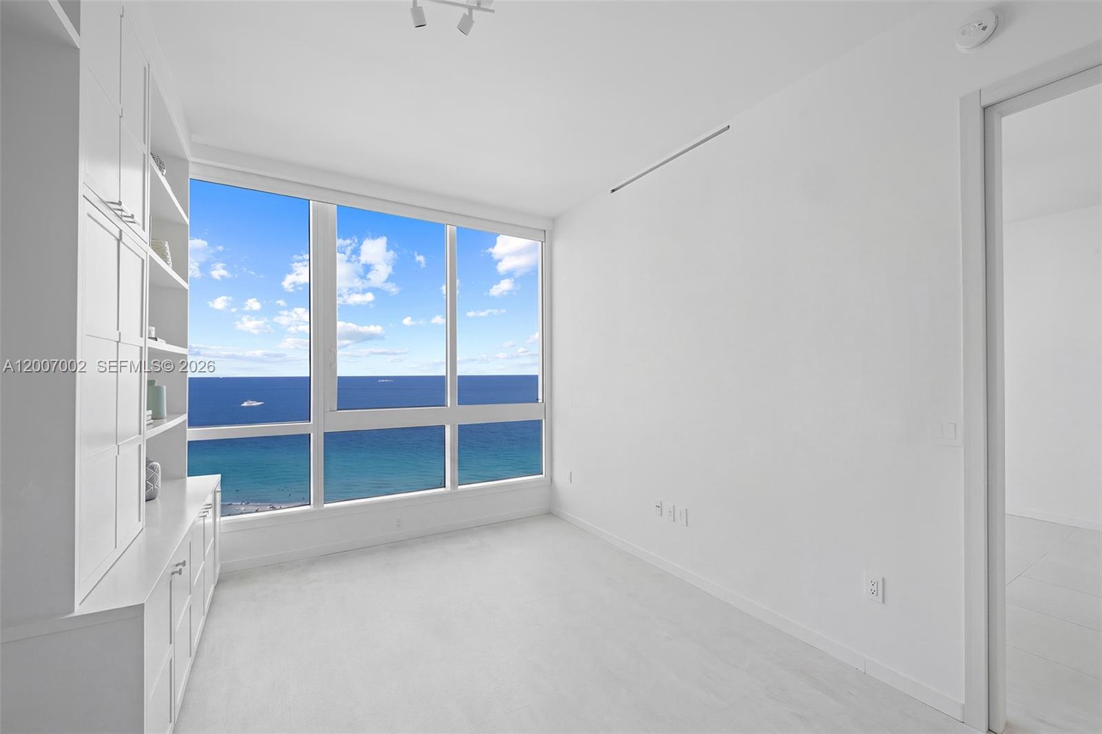 100 S Pointe Dr #2107 Miami Beach, FL 33139