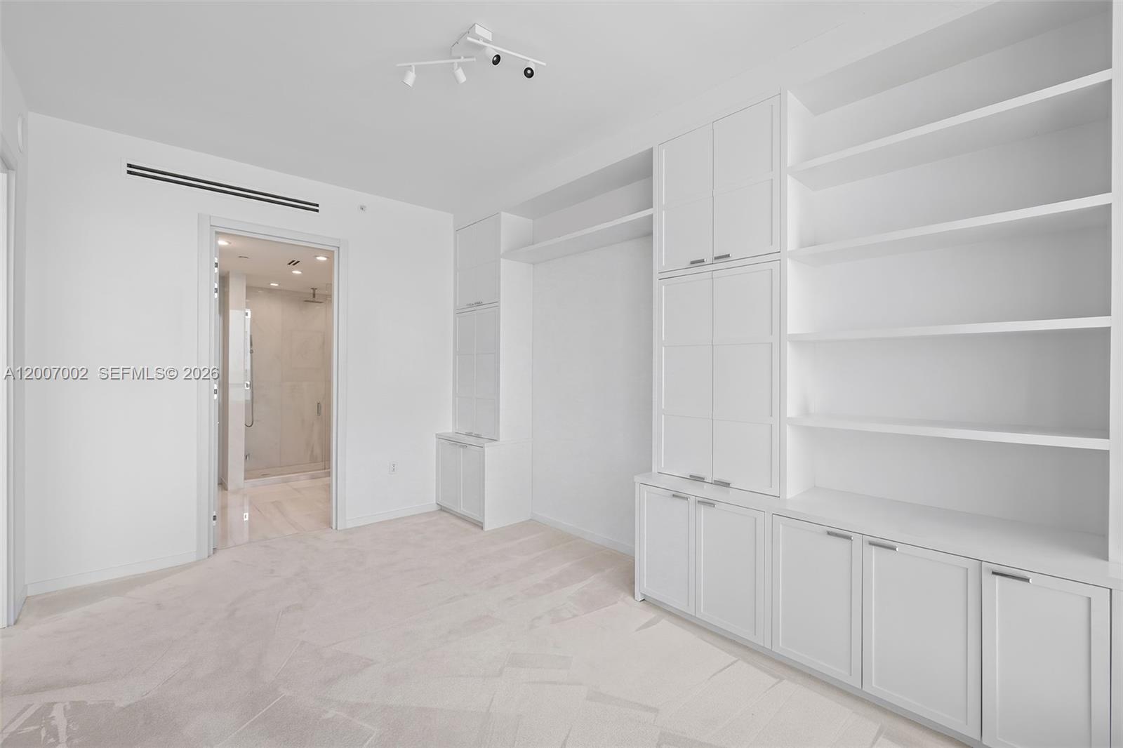 100 S Pointe Dr #2107 Miami Beach, FL 33139