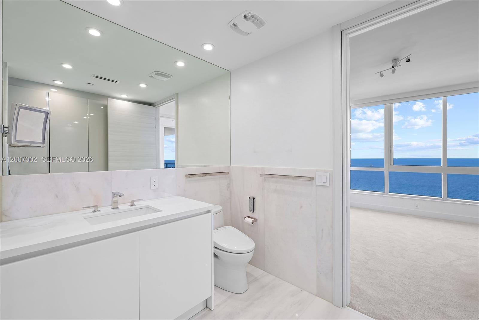 100 S Pointe Dr #2107 Miami Beach, FL 33139