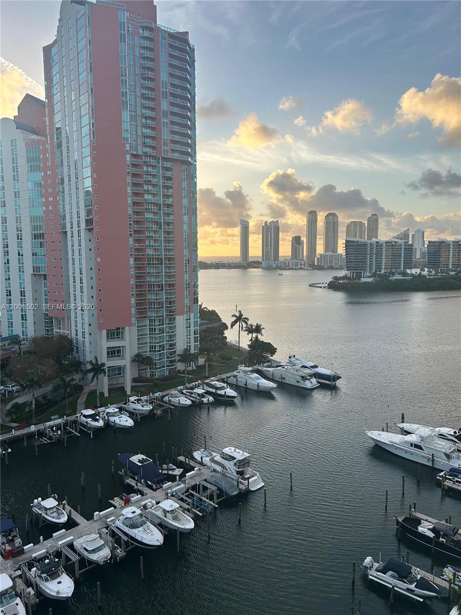 3340 NE 190th St #1407