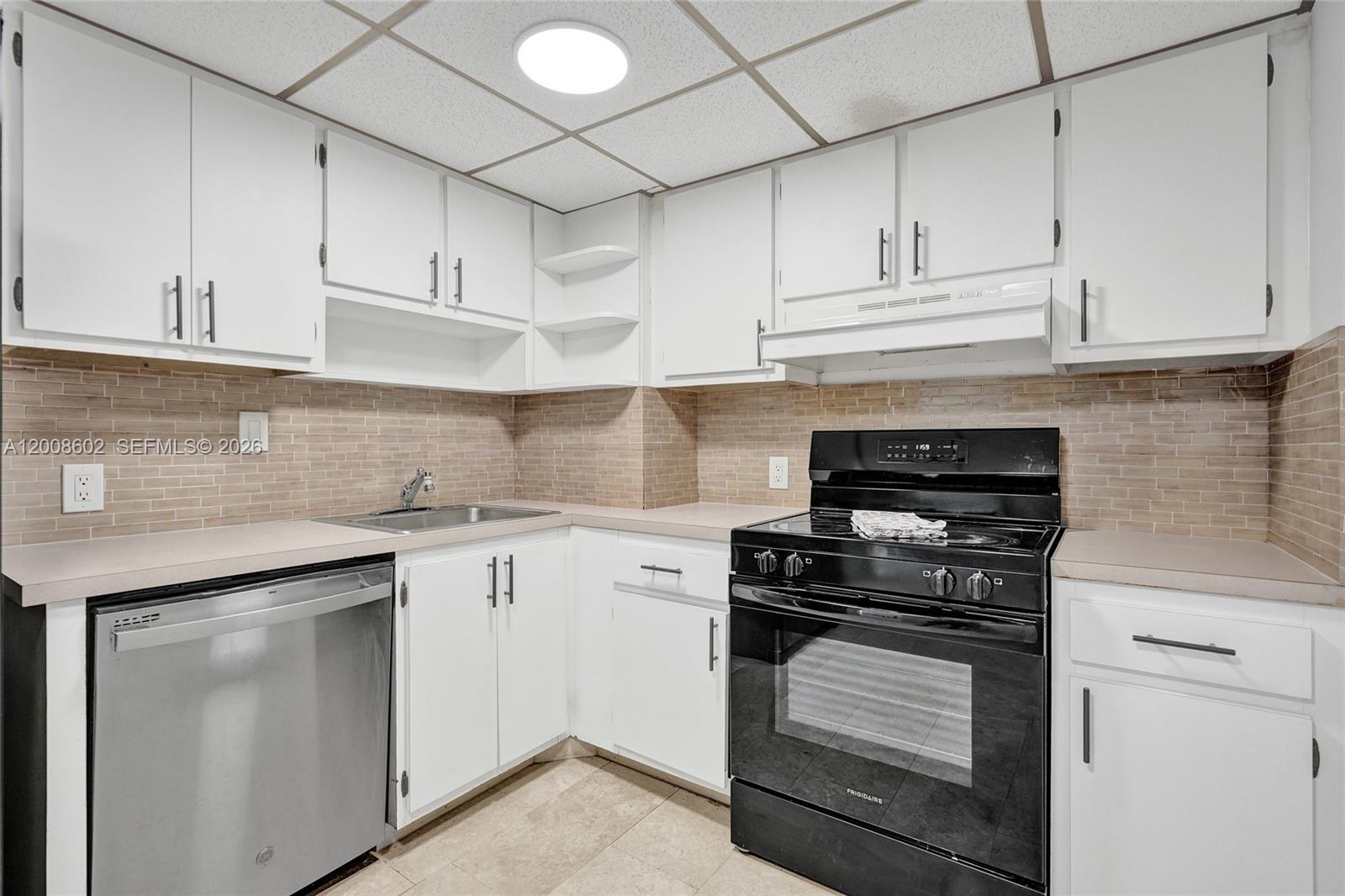image Arlen House East9