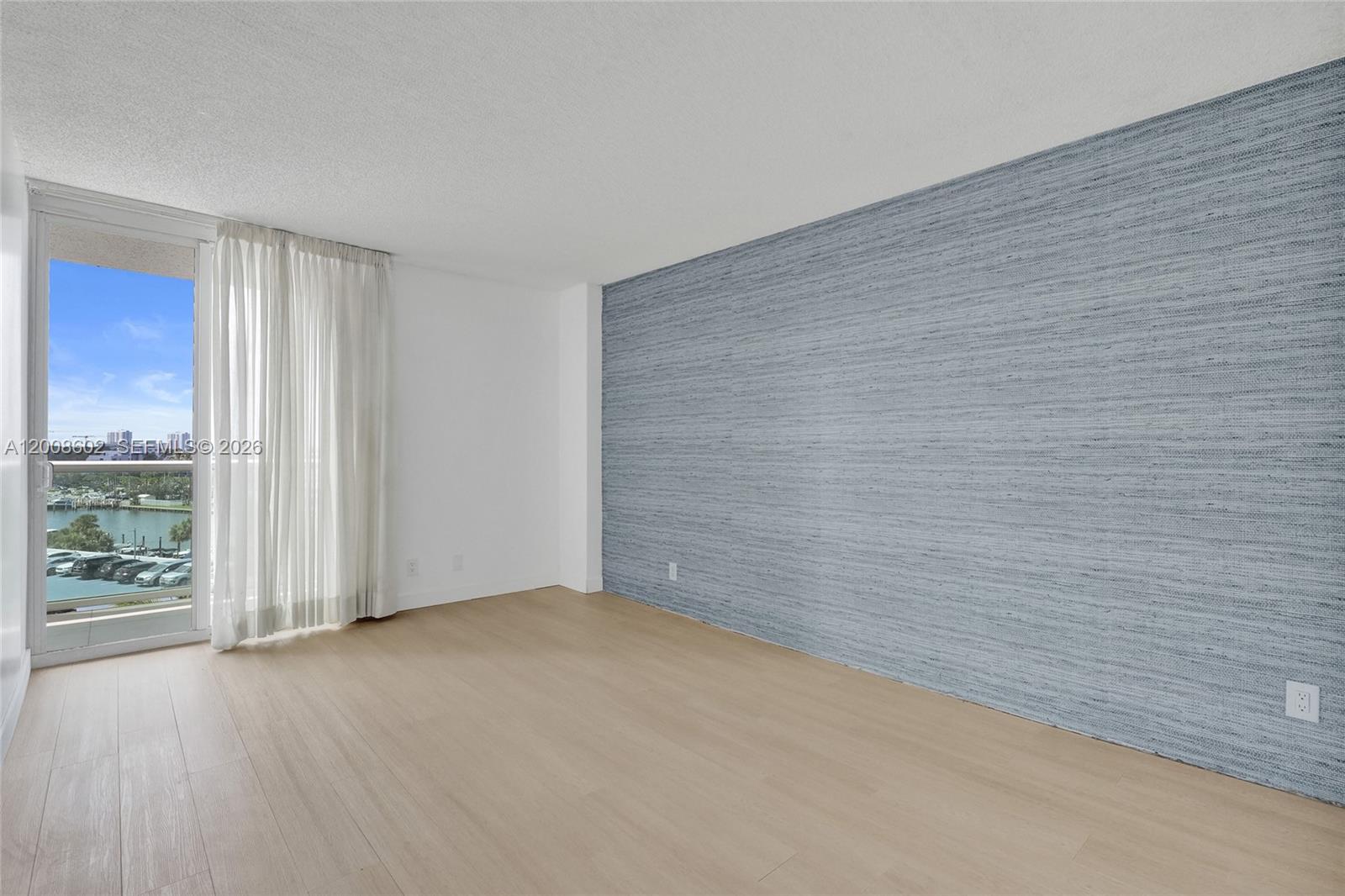 image Arlen House East12