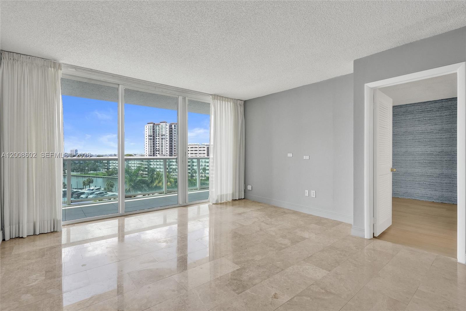 image Arlen House East14