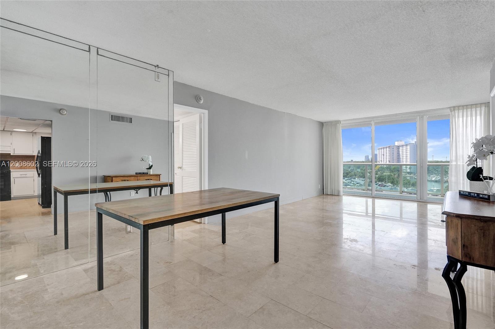 image Arlen House East1