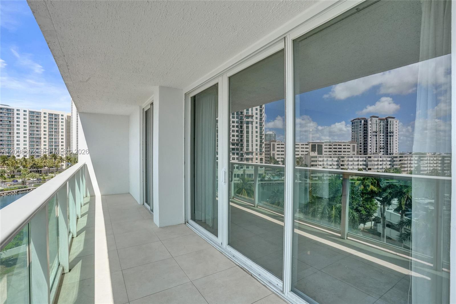 image Arlen House East22