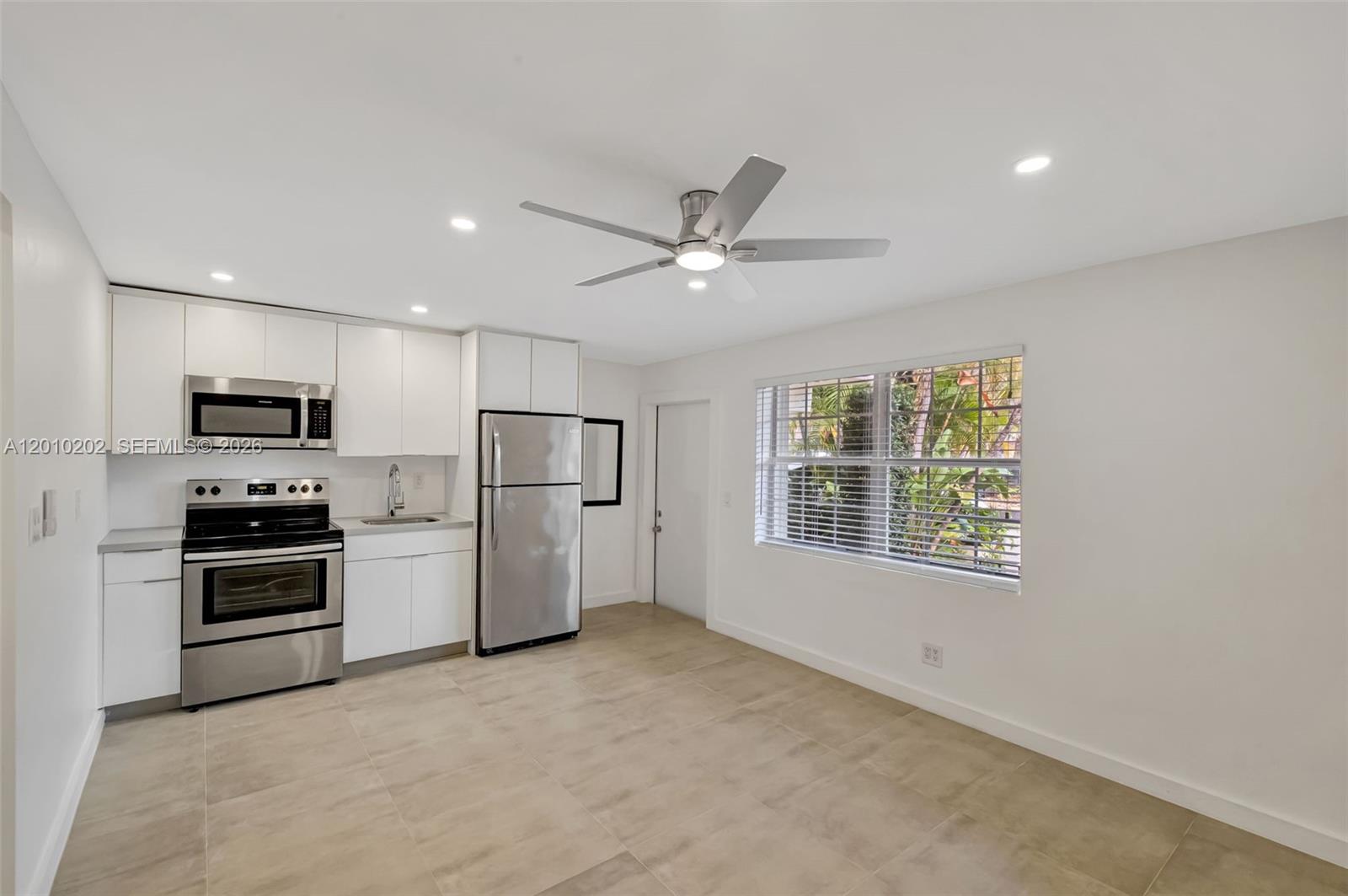 345 Michigan Ave #23