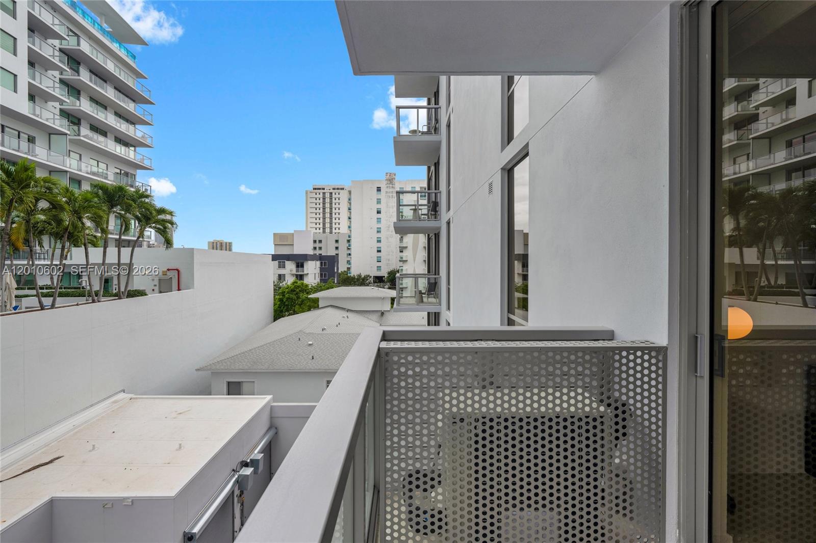 1611 SW 2nd Ave #414 Miami, FL 33129