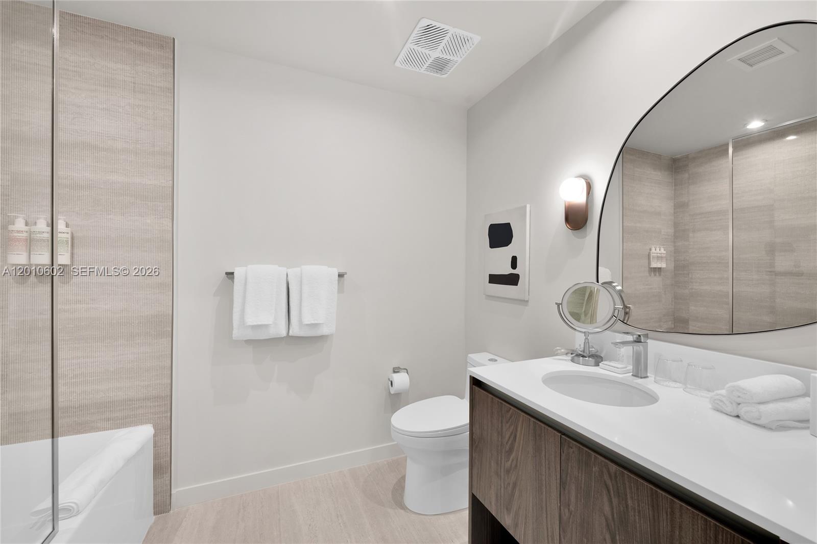 1611 SW 2nd Ave #414 Miami, FL 33129
