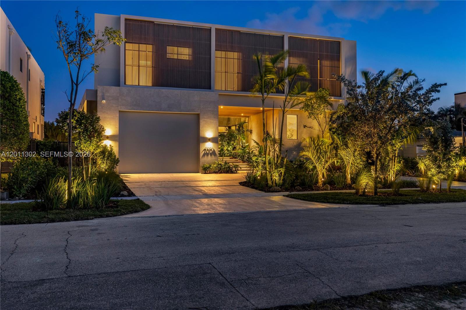 2006 NE 124th St North Miami, FL 33181
