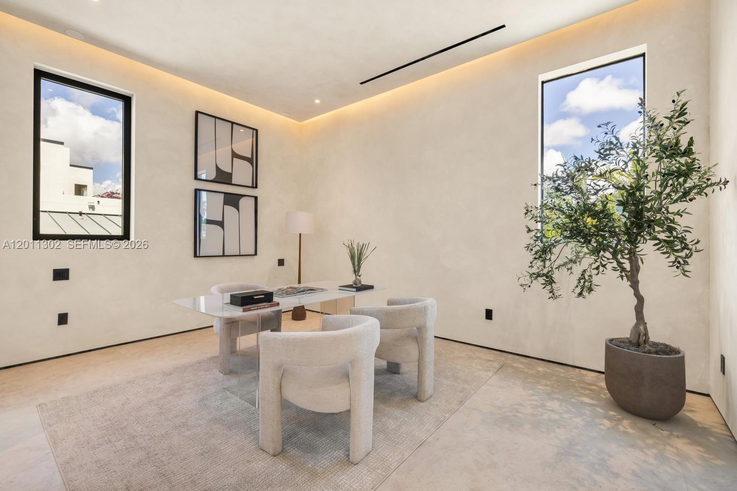 2006 NE 124th St North Miami, FL 33181