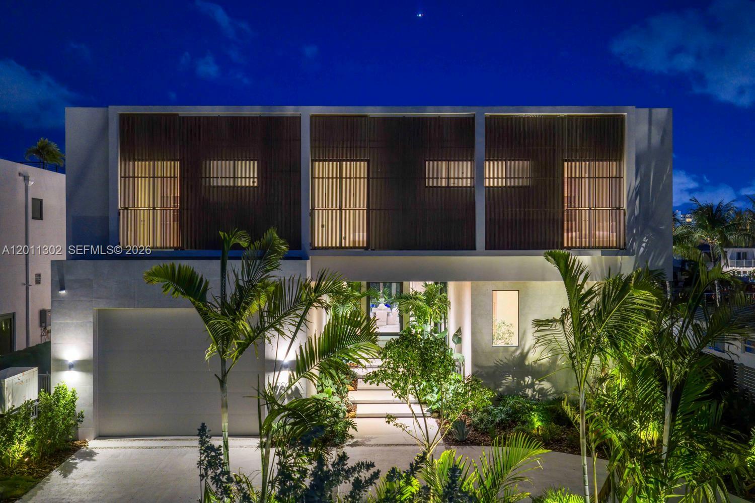 2006 NE 124th St North Miami, FL 33181