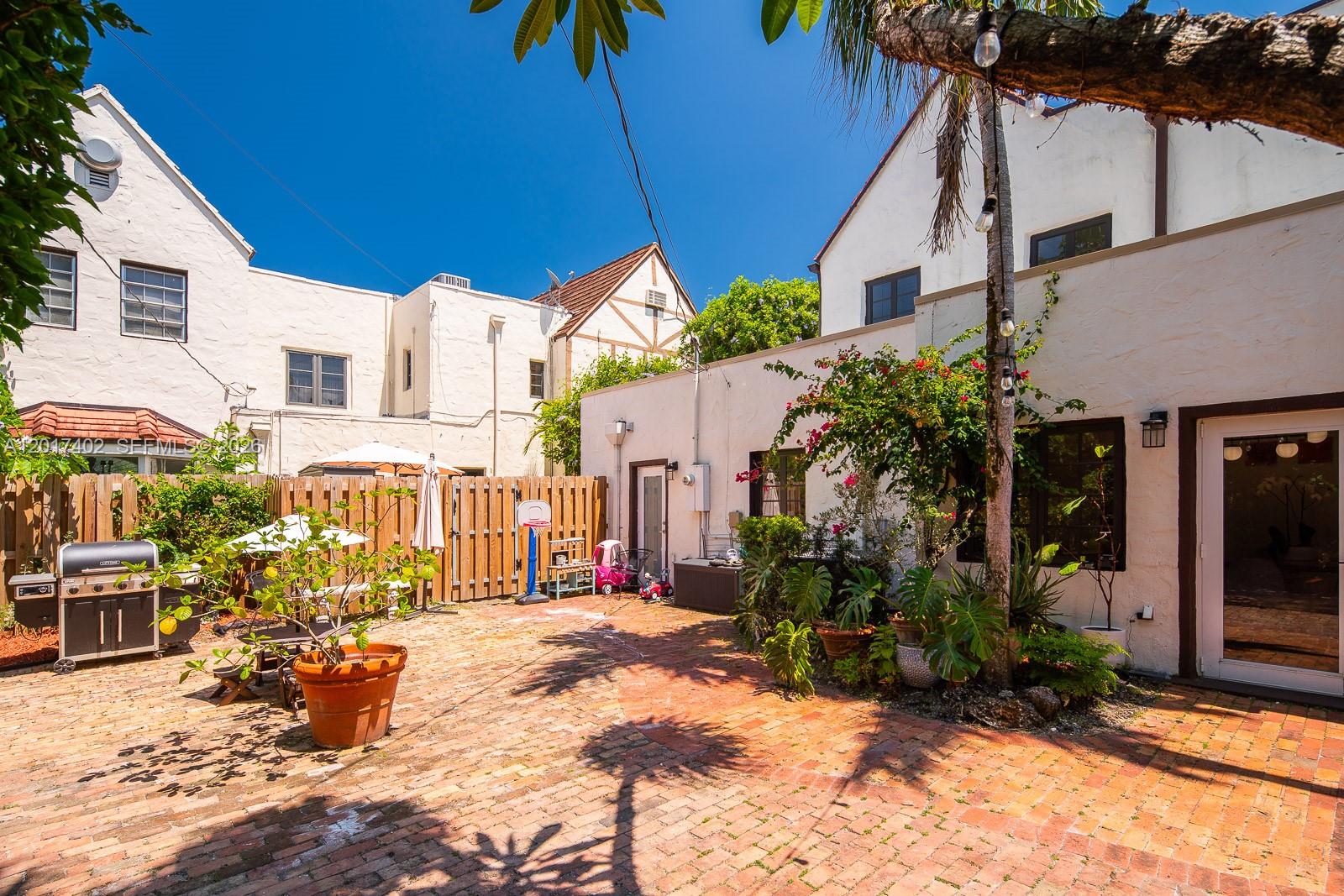 405 Viscaya Ave #405 Coral Gables, FL 33134