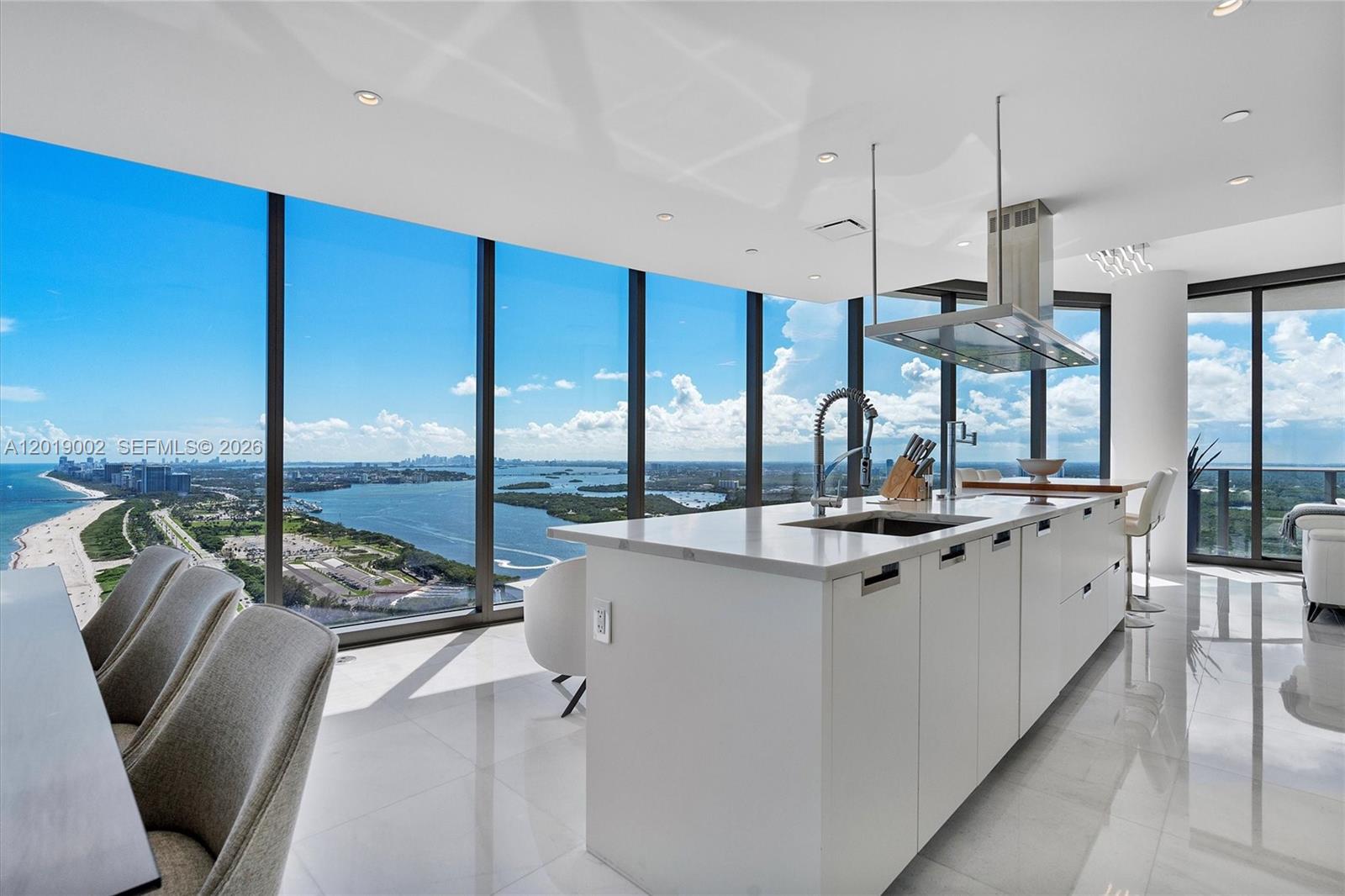 15701 Collins Ave #3605 Sunny Isles Beach, FL 33160