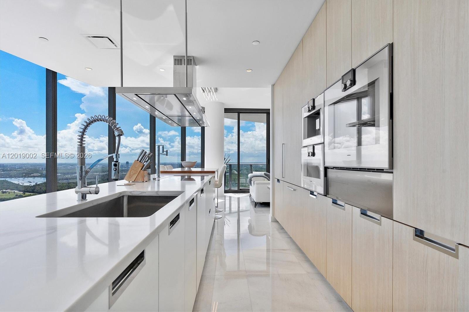 15701 Collins Ave #3605 Sunny Isles Beach, FL 33160