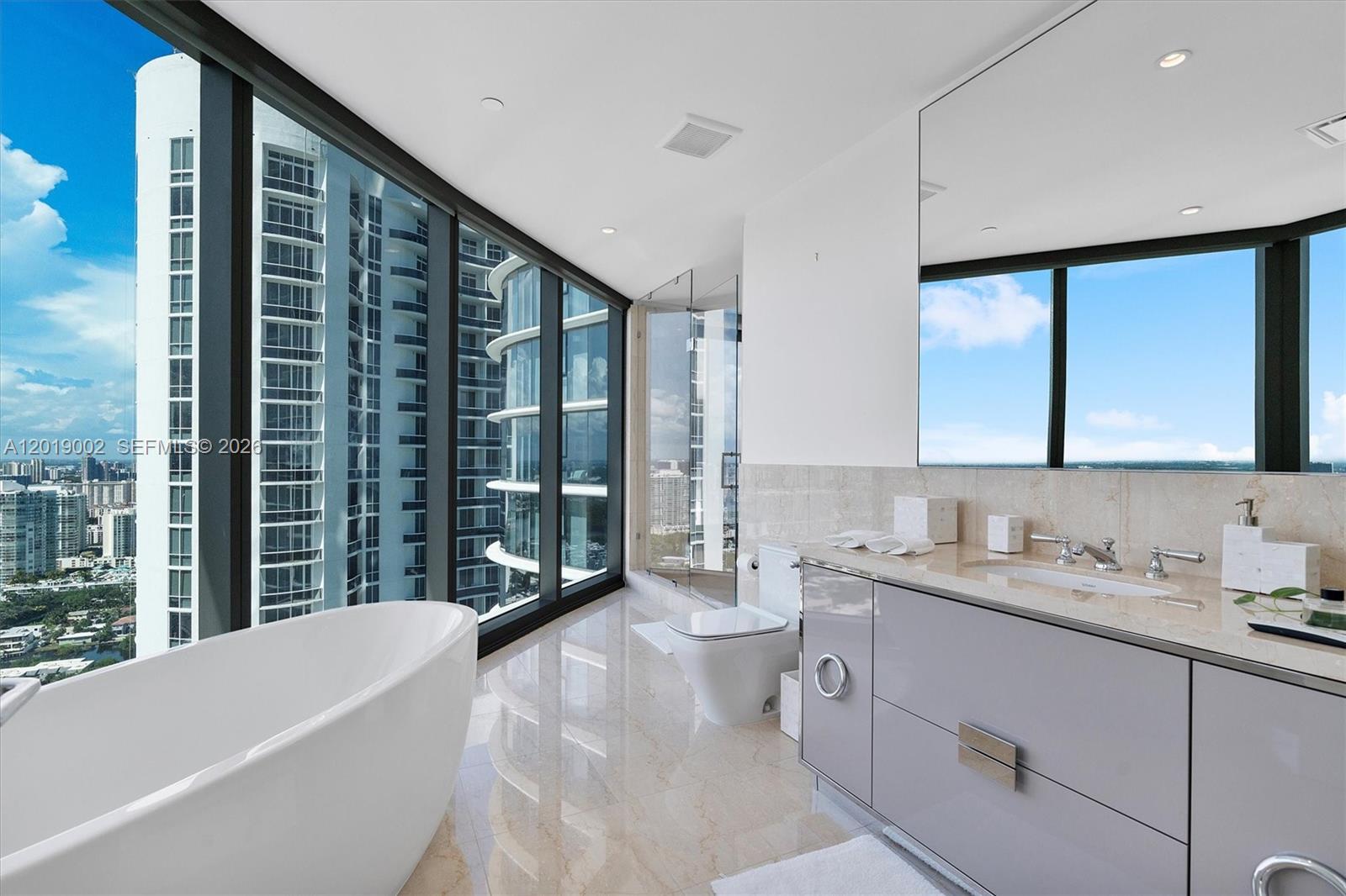 15701 Collins Ave #3605 Sunny Isles Beach, FL 33160