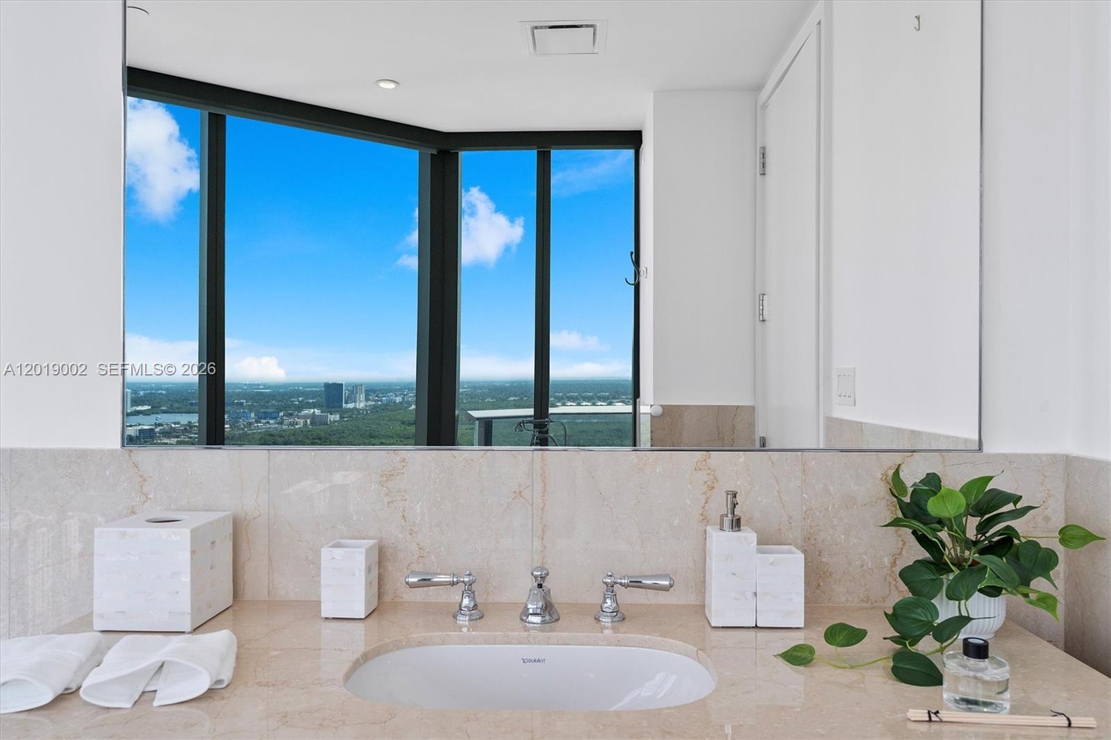 15701 Collins Ave #3605 Sunny Isles Beach, FL 33160