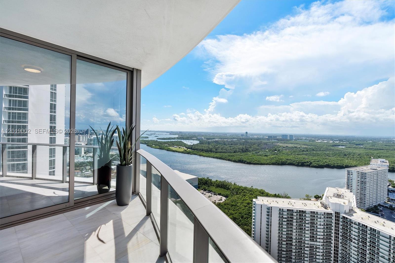 15701 Collins Ave #3605 Sunny Isles Beach, FL 33160