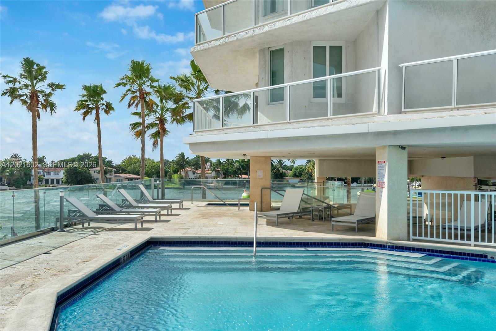 5900 Collins Ave #408