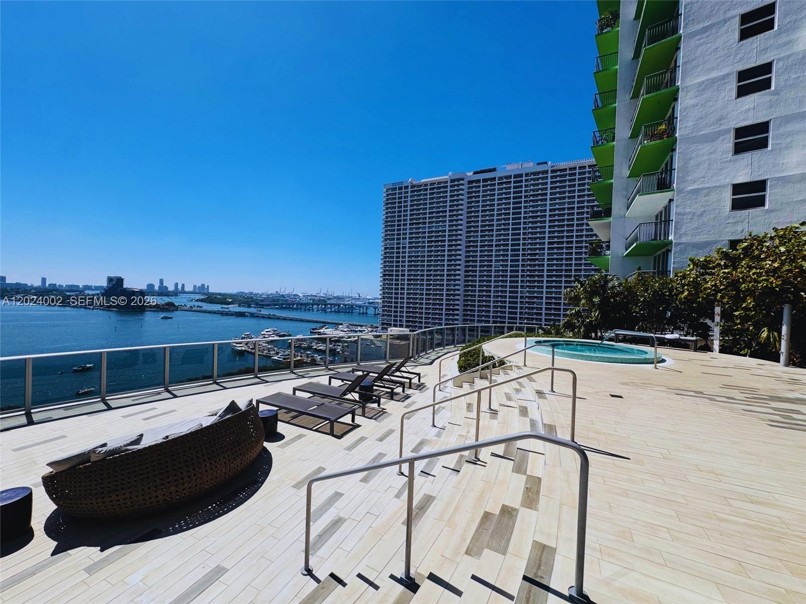 image Aria on the Bay49