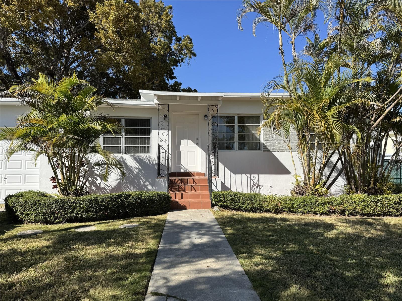 5353 SW 6th St #-