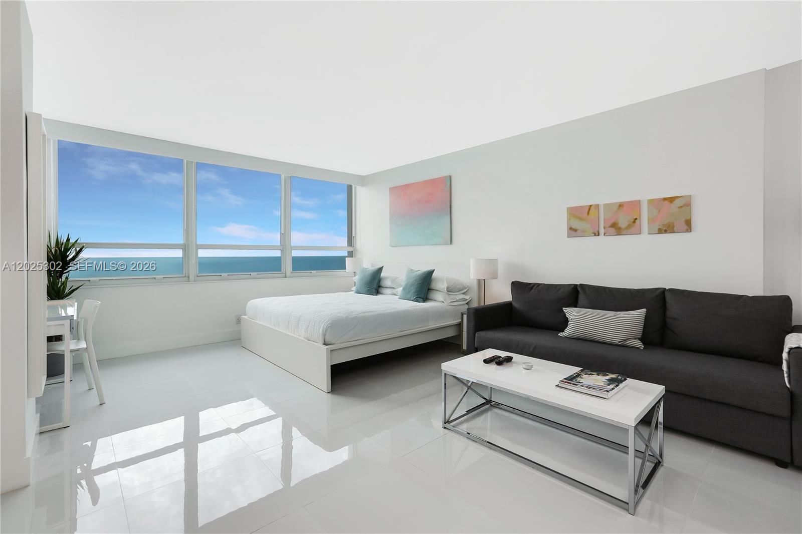 5445 Collins Ave #1203