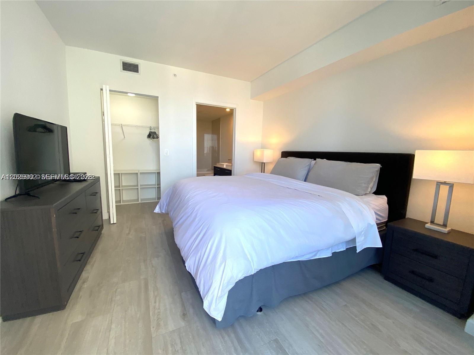 55 SW 9th St #3001 Miami, FL 33130