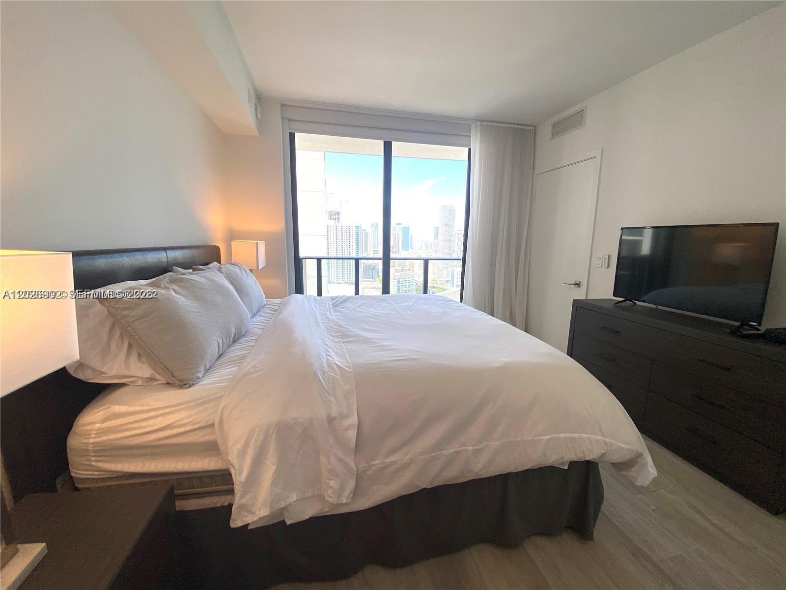 55 SW 9th St #3001 Miami, FL 33130
