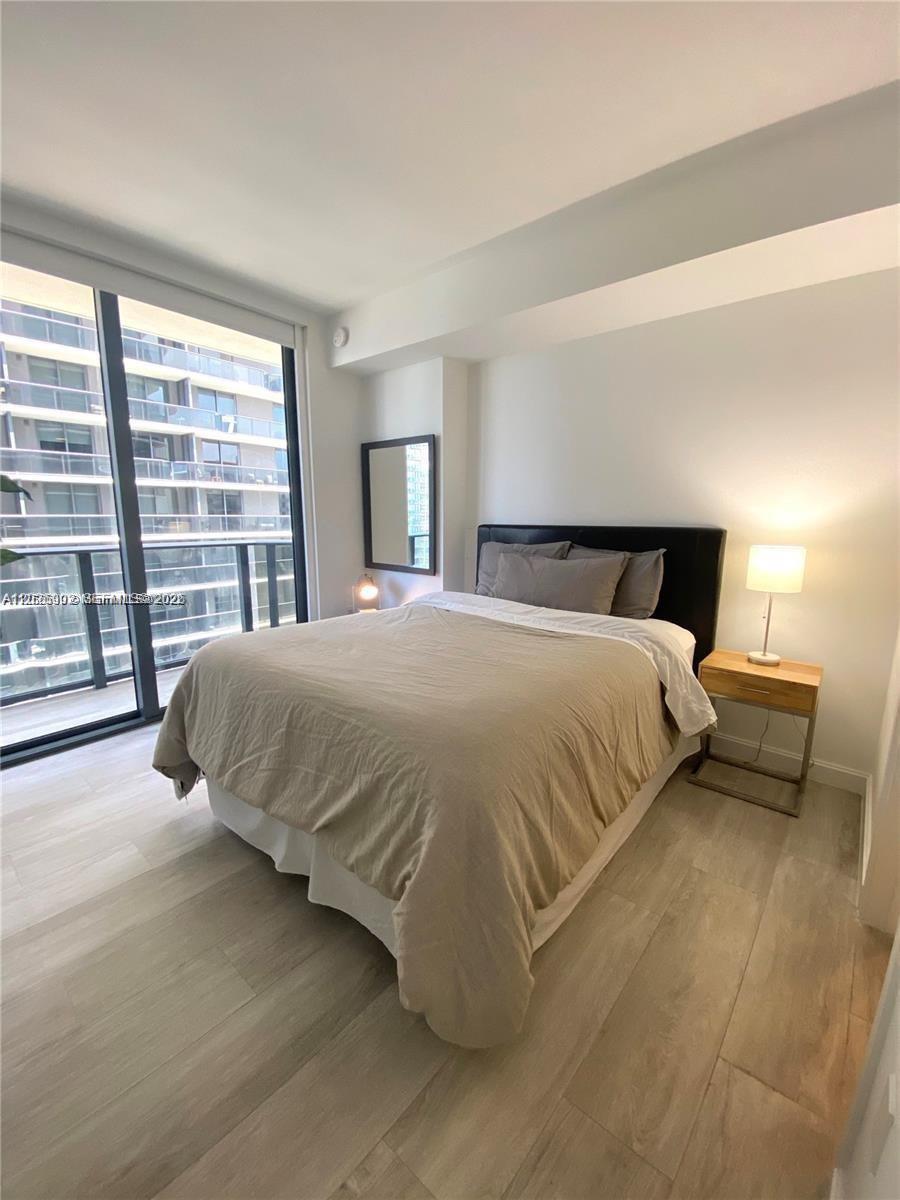 55 SW 9th St #3001 Miami, FL 33130