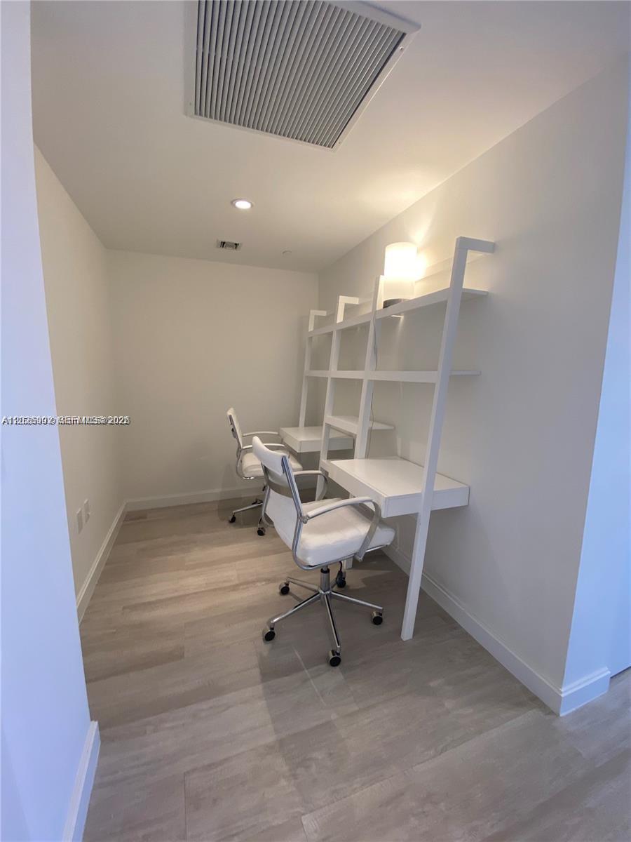 55 SW 9th St #3001 Miami, FL 33130