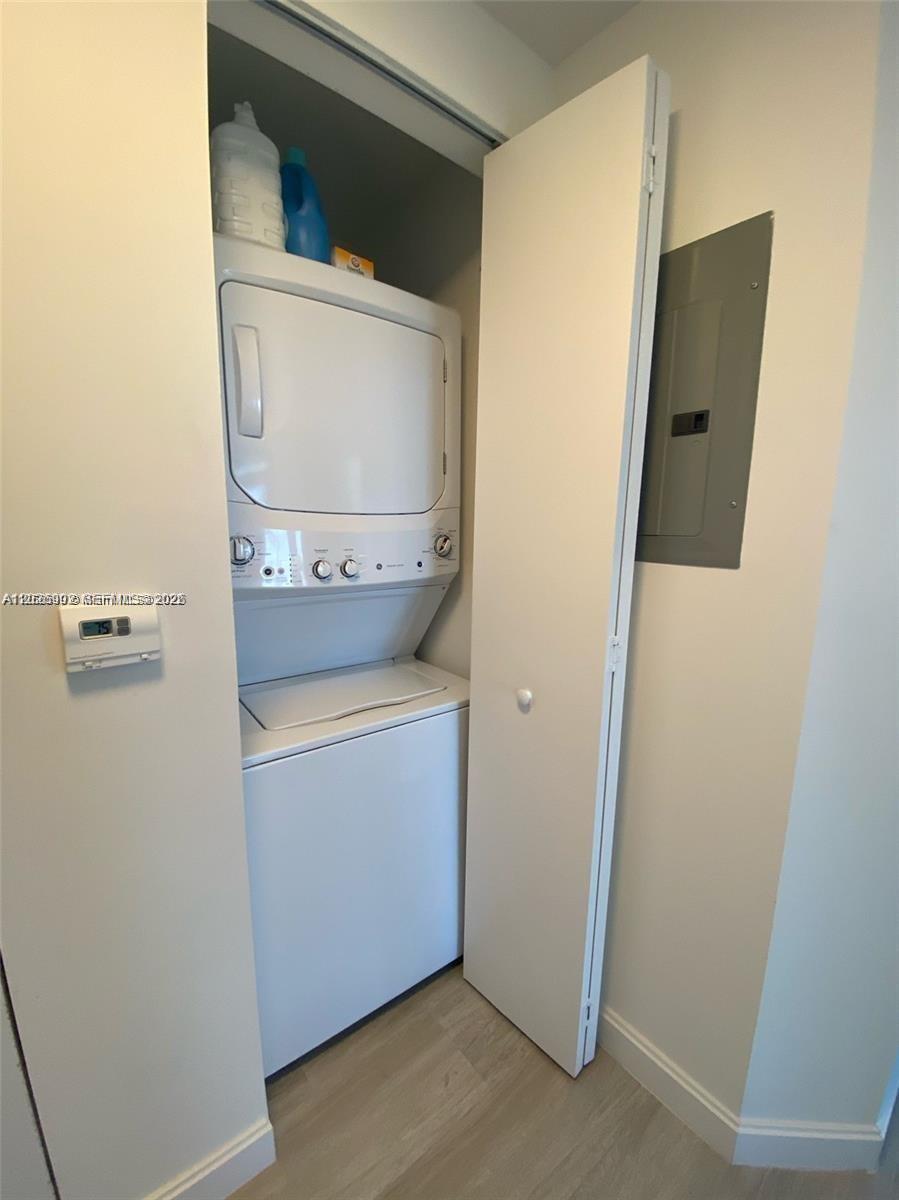 55 SW 9th St #3001 Miami, FL 33130