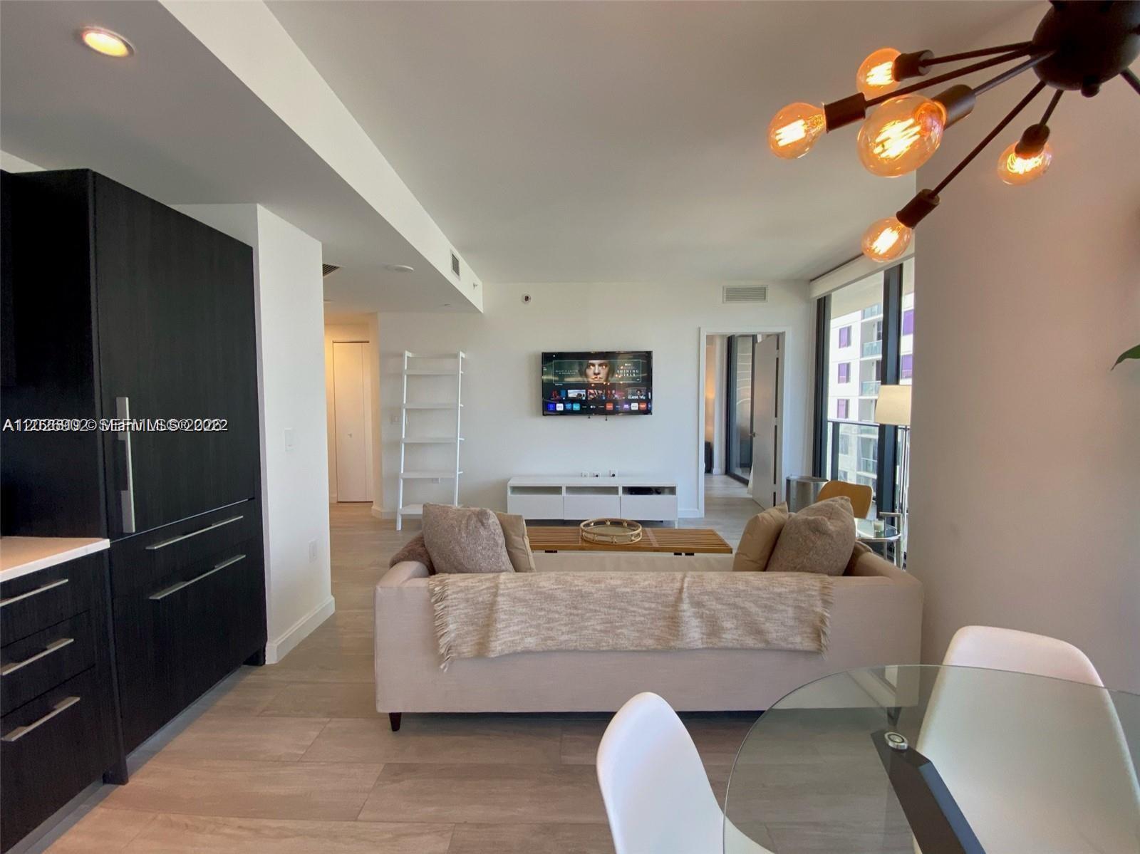 55 SW 9th St #3001 Miami, FL 33130