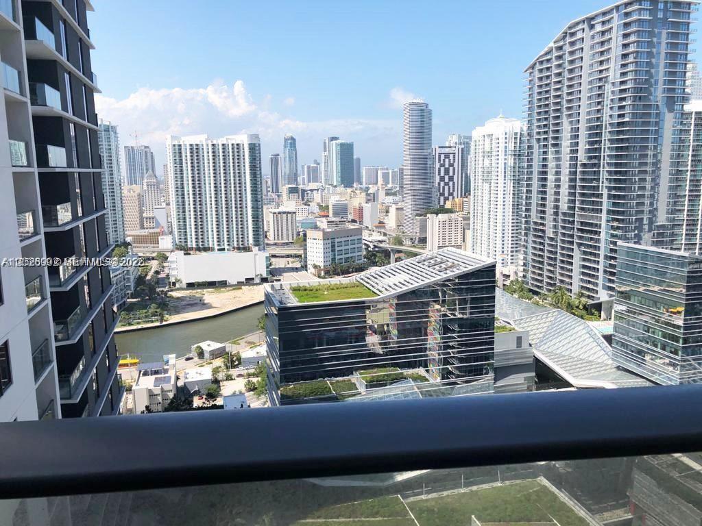 55 SW 9th St #3001 Miami, FL 33130
