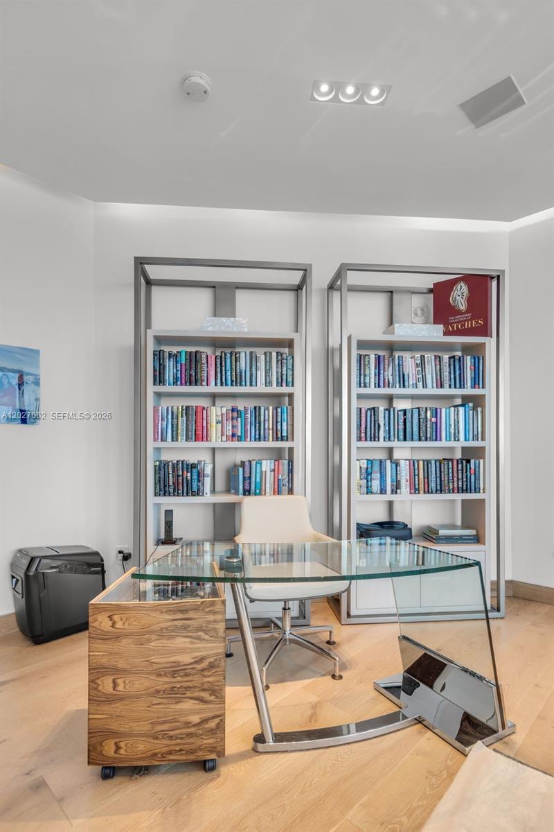 350 Ocean Dr #LPH2N Key Biscayne, FL 33149