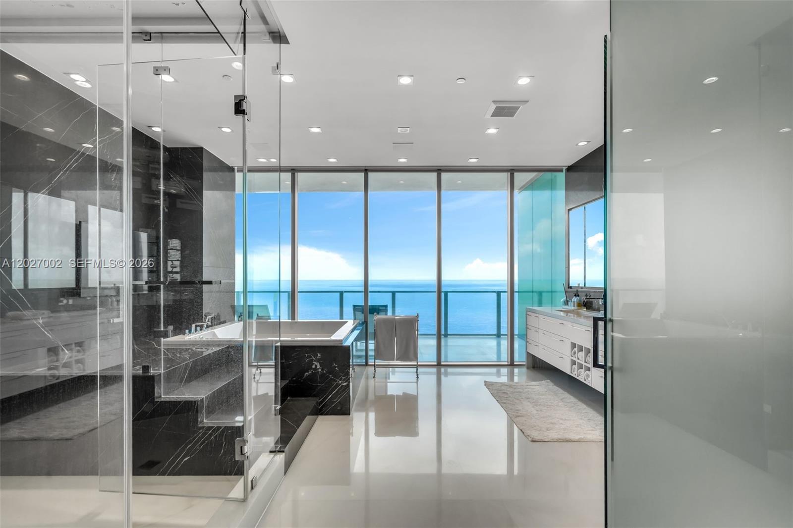 350 Ocean Dr #LPH2N Key Biscayne, FL 33149