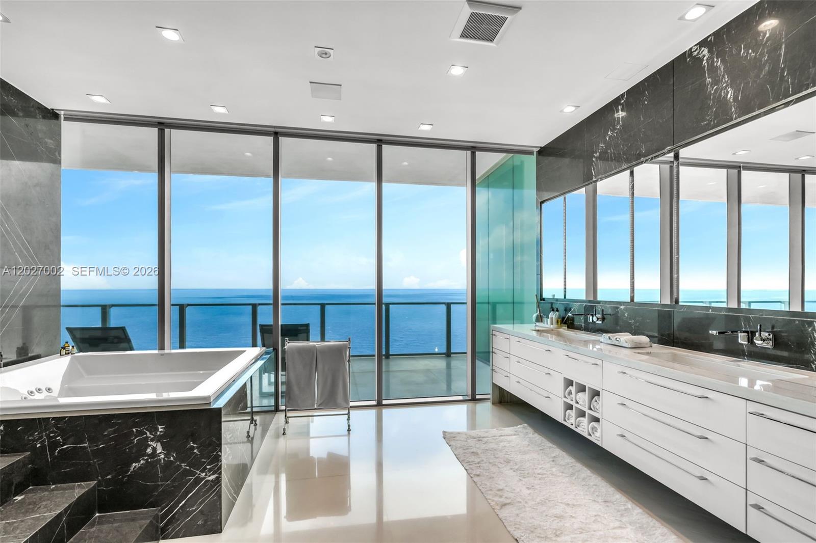 350 Ocean Dr #LPH2N Key Biscayne, FL 33149