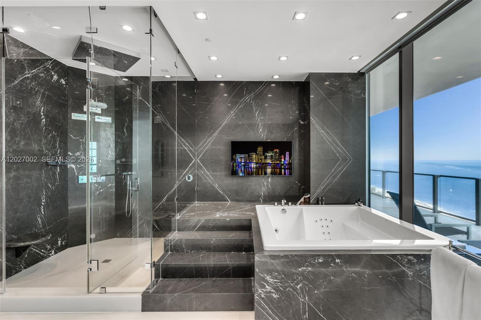 350 Ocean Dr #LPH2N Key Biscayne, FL 33149