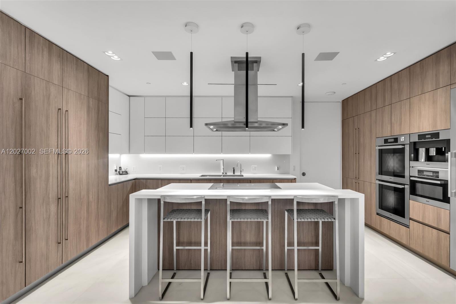 350 Ocean Dr #LPH2N Key Biscayne, FL 33149