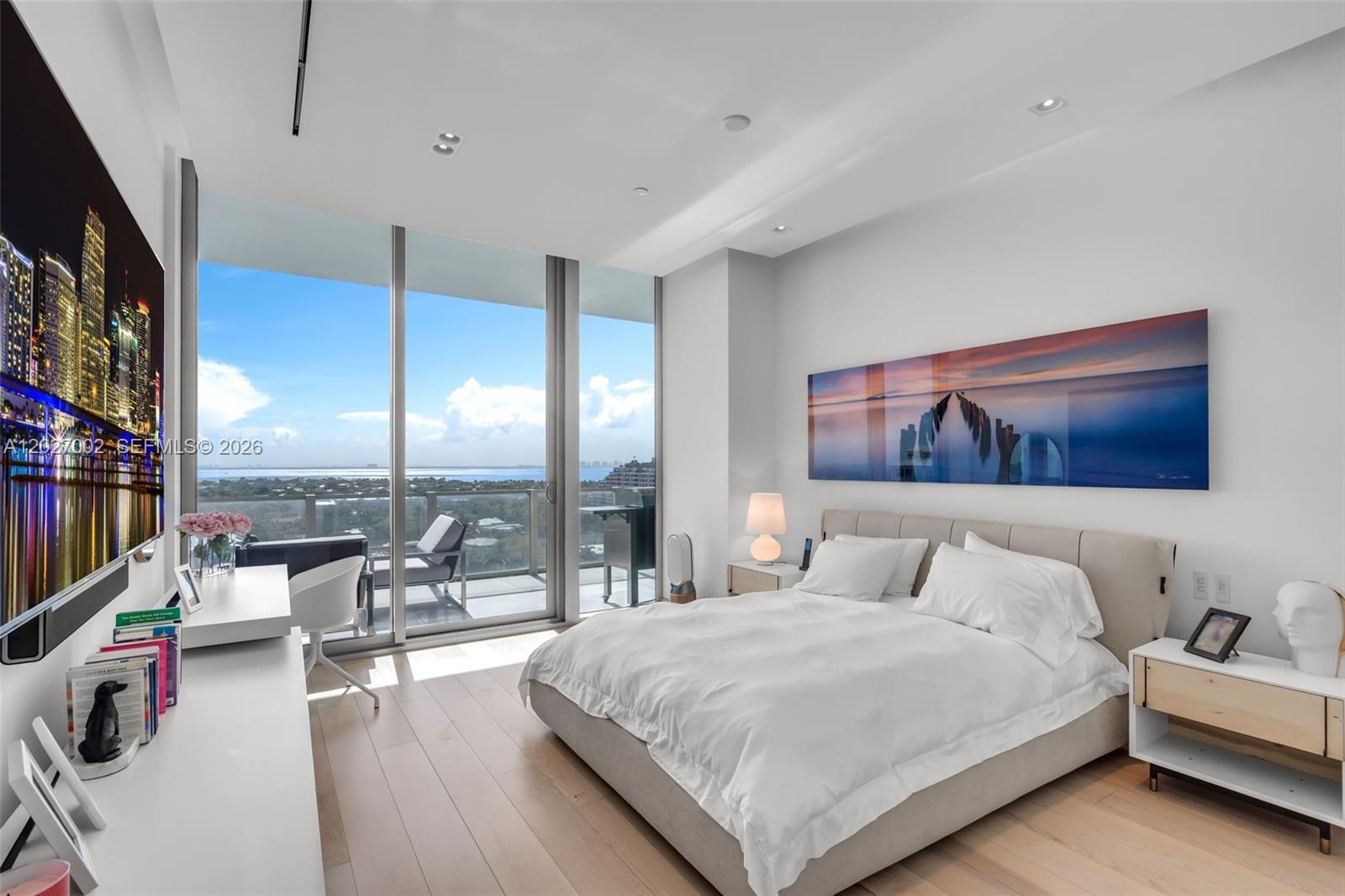 350 Ocean Dr #LPH2N Key Biscayne, FL 33149