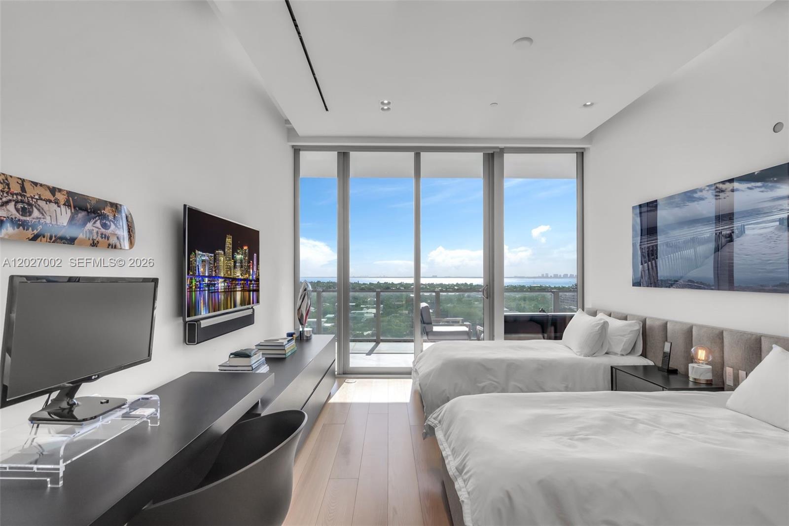 350 Ocean Dr #LPH2N Key Biscayne, FL 33149