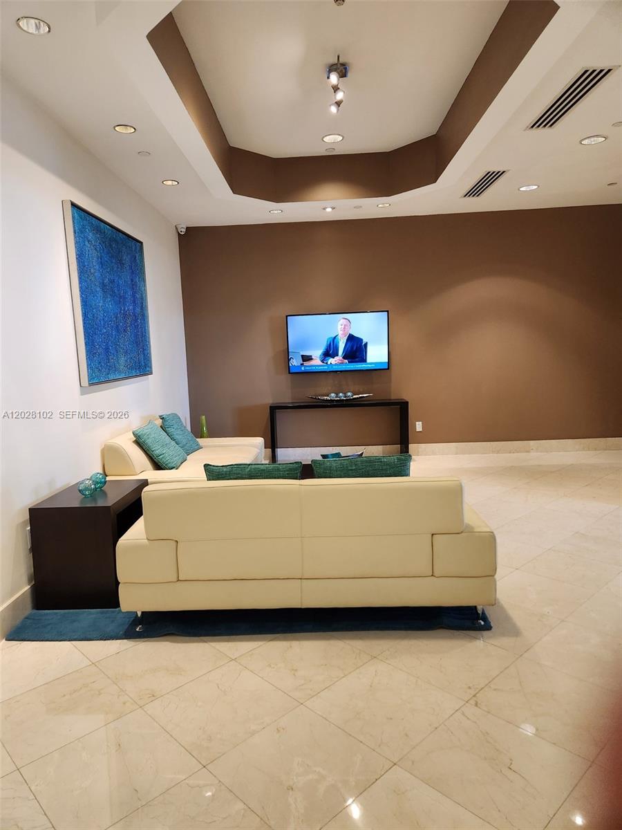 4779 Collins Ave #3504 Miami Beach, FL 33140