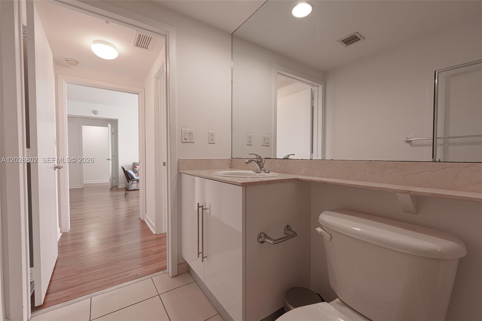 325 S Biscayne Blvd #821 Miami, FL 33131