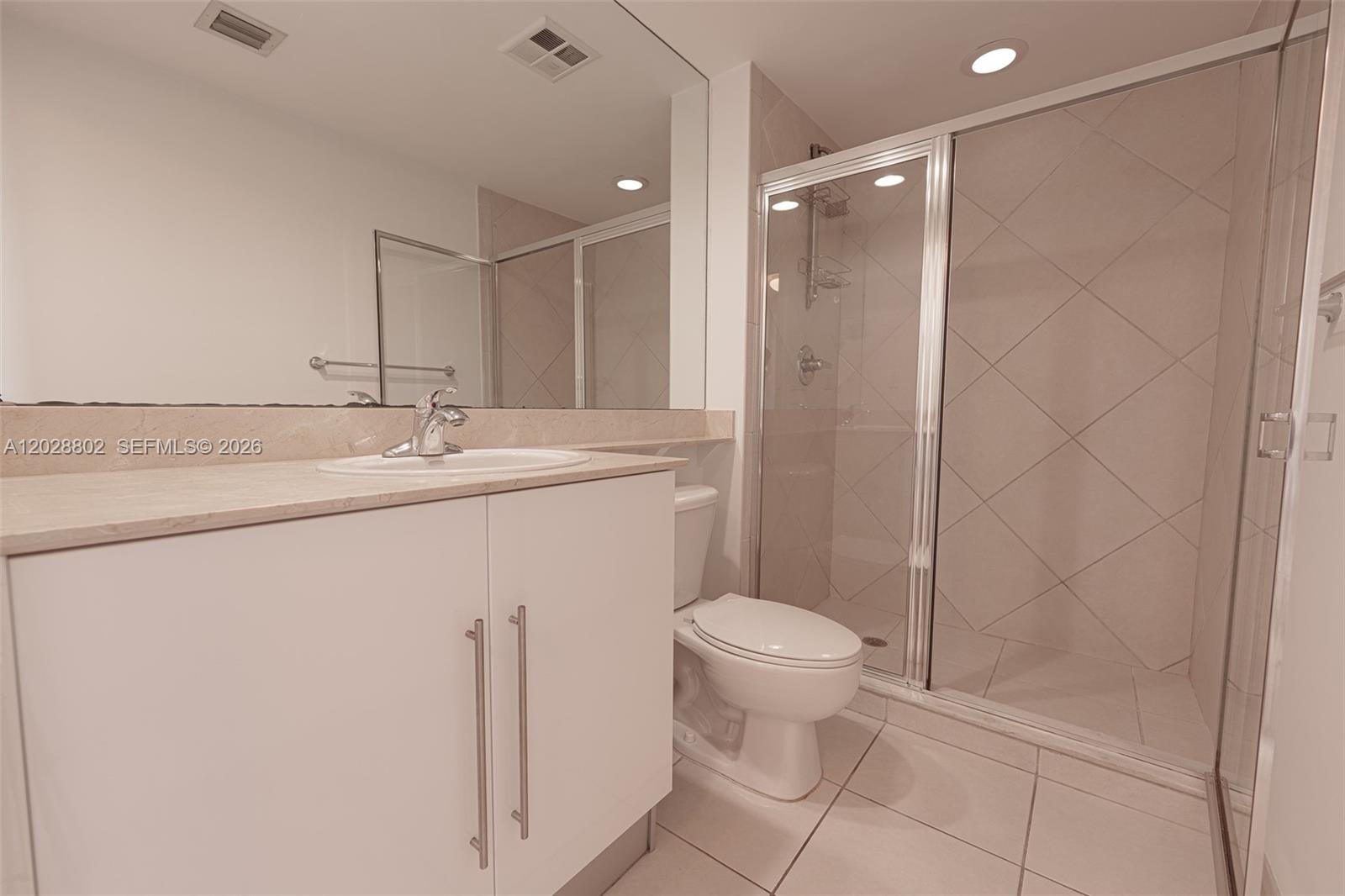 325 S Biscayne Blvd #821 Miami, FL 33131