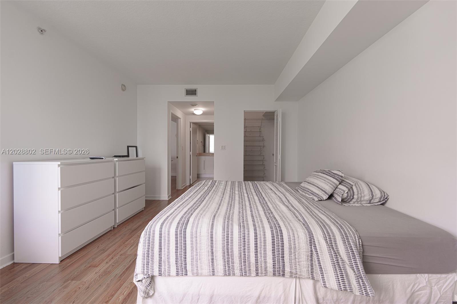 325 S Biscayne Blvd #821 Miami, FL 33131
