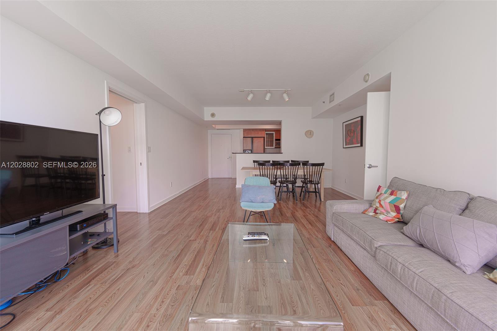 325 S Biscayne Blvd #821 Miami, FL 33131