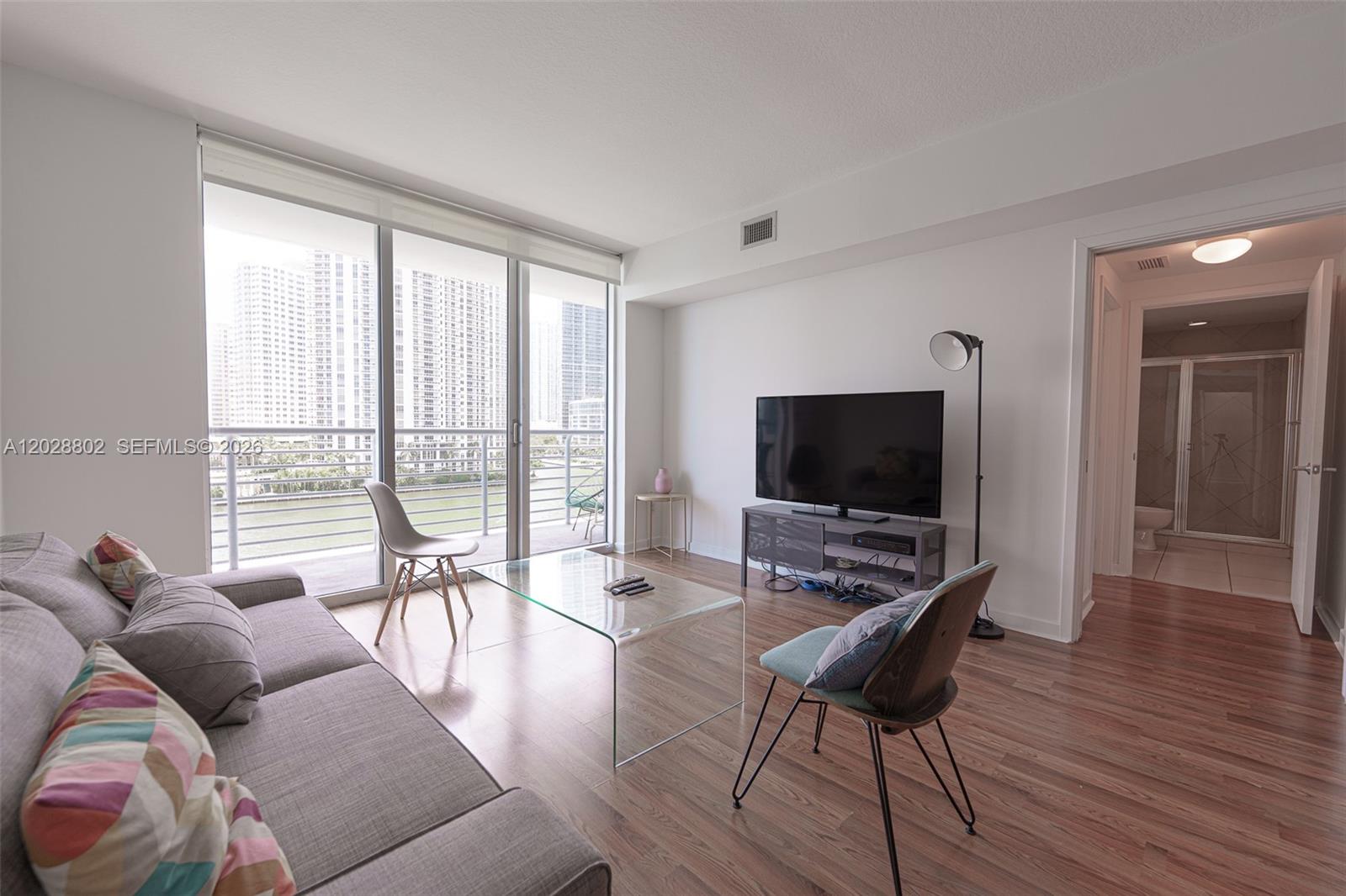 325 S Biscayne Blvd #821 Miami, FL 33131